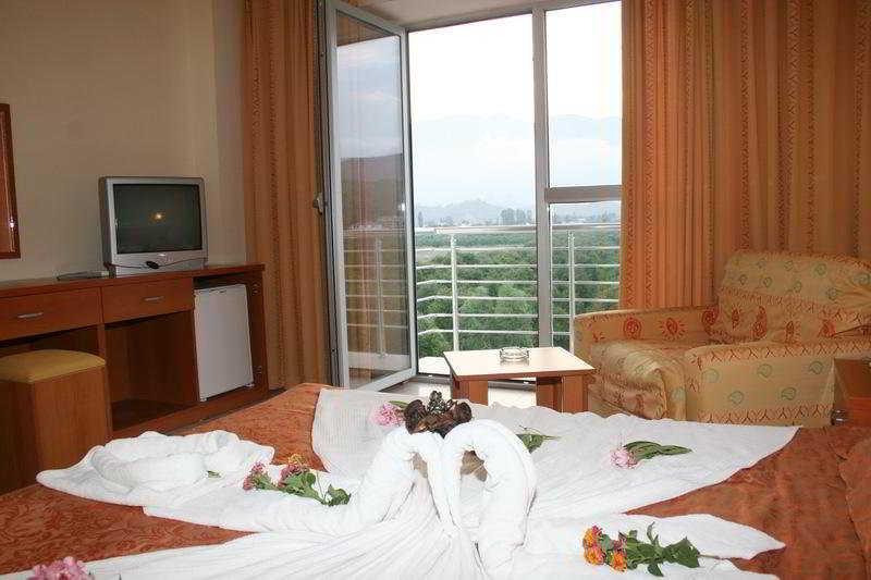 Aura Resort Hotel Гьойнюк Екстер'єр фото